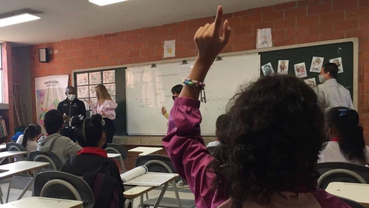 La Alcaldía saliente declaró riesgo educativo al no contratar el aseo en las escuelas