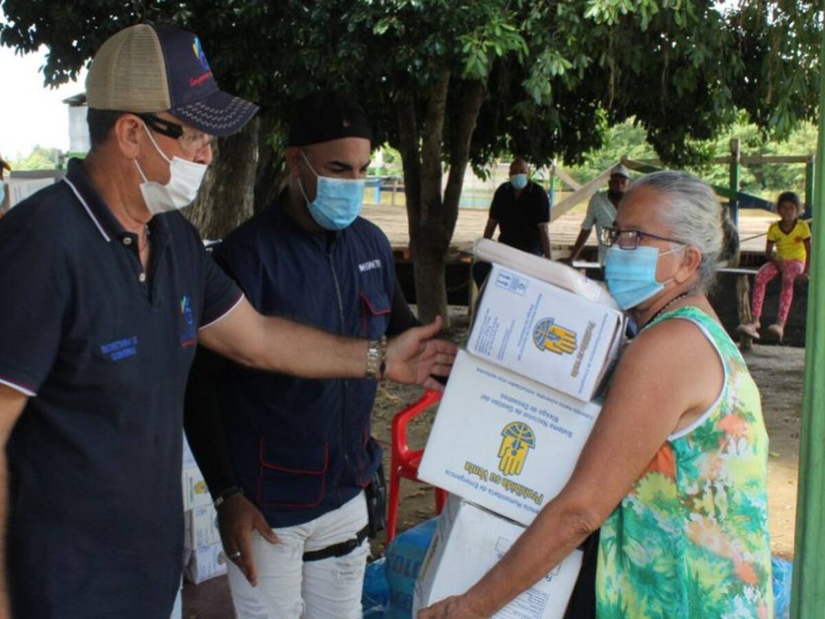 Grupo humanitario continúa entrega de ayudas a afectados por inundaciones