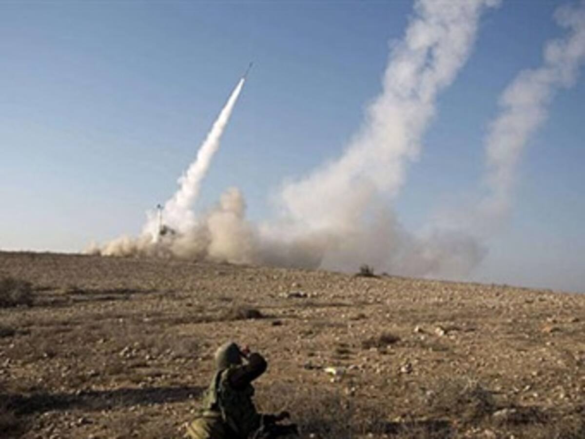 Israel ataca con misiles una instalación militar en un suburbio de Damasco
