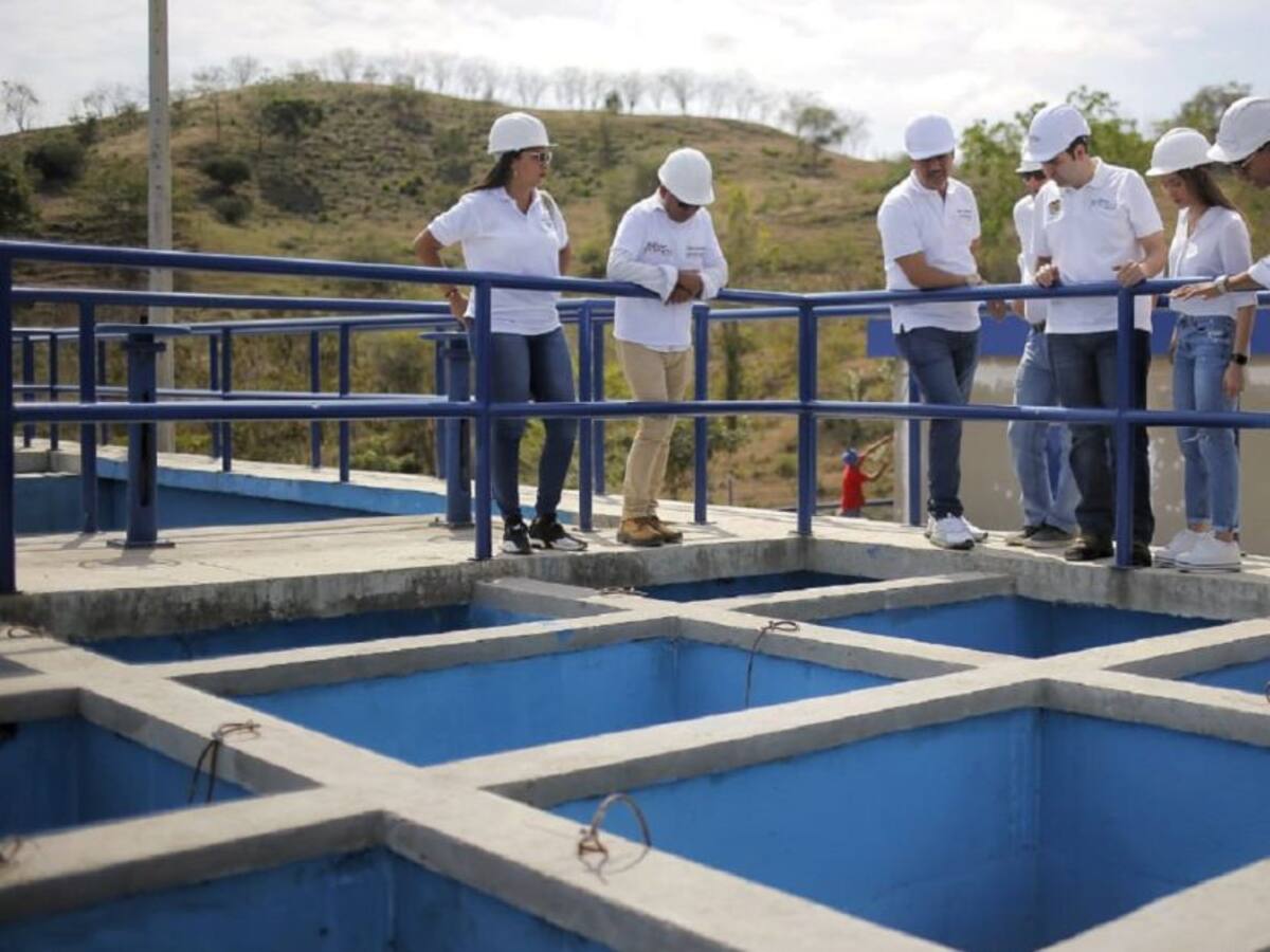 Gobernador de Bolívar inspeccionó obras en San Juan y San Jacinto