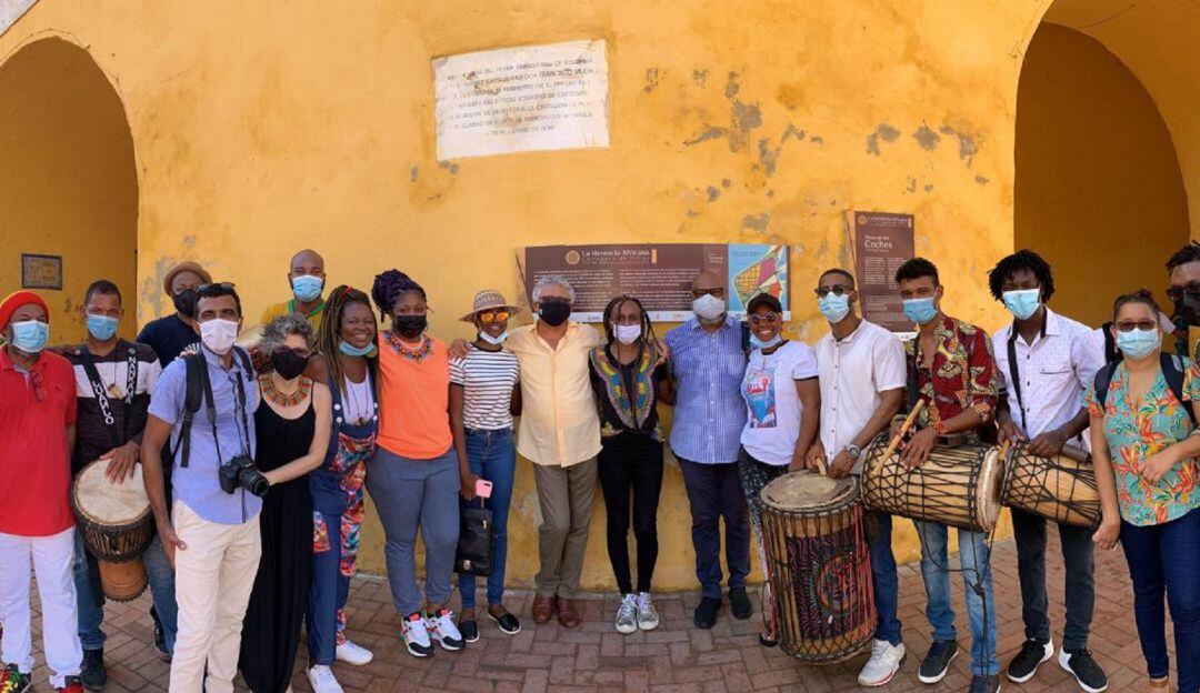 El acto público organizado por la Corporación Cultural Tambores de Cabildo se realizó en la Torre del Reloj y la Bahía de las Ánimas en Cartagena