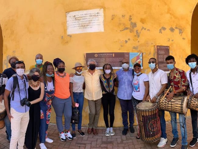 El acto público organizado por la Corporación Cultural Tambores de Cabildo se realizó en la Torre del Reloj y la Bahía de las Ánimas en Cartagena