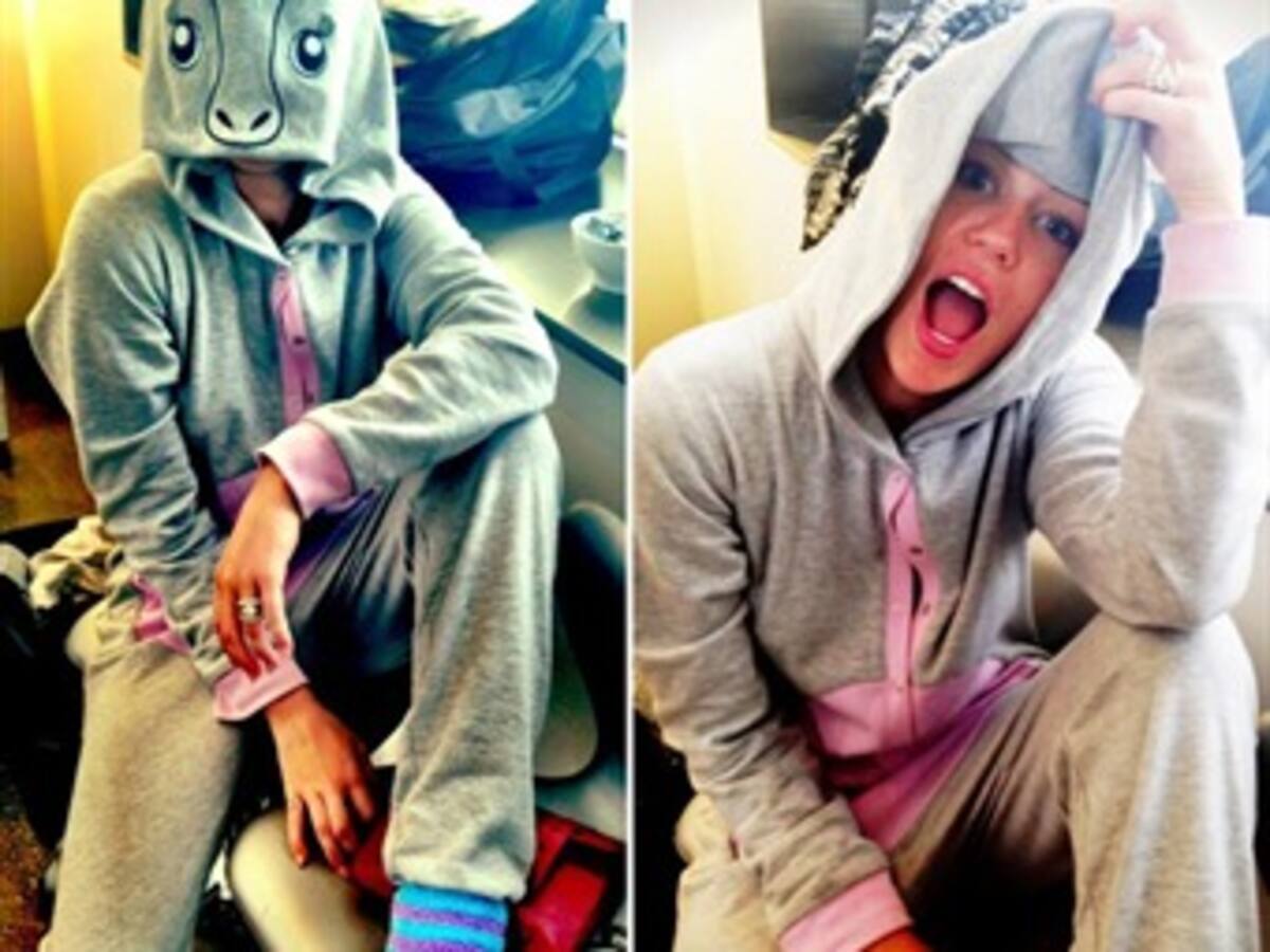 Miley Cyrus luce de nuevo su anillo de compromiso