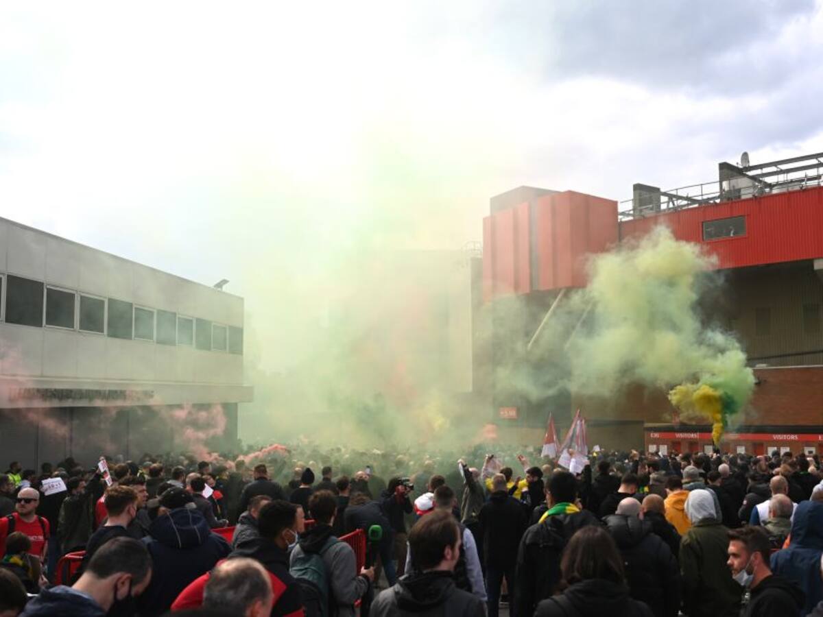 Aplazan United vs. Liverpool por invasión de hinchas en Old Trafford