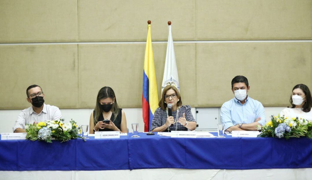 Reunión de autoridades por robo de tierras en el Atlántico. 