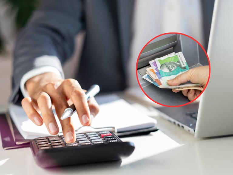 Persona haciendo cálculos y al lado otra persona retirando dinero colombiano de un cajero automático (Fotos vía Getty Images)