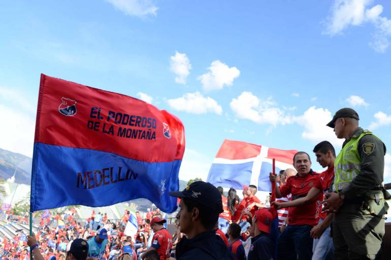 Hinchas del Deportivo Independiente Medellín en la semifinal. 