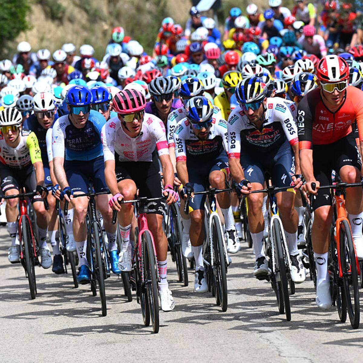 Giro de Italia 2025, ETAPA 1: resumen y ganador