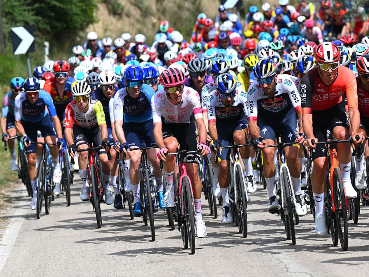 Giro de Italia 2025, ETAPA 1: resumen y ganador