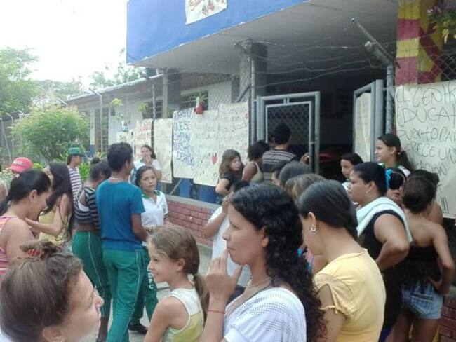 Paro educativo en Puerto Caldas