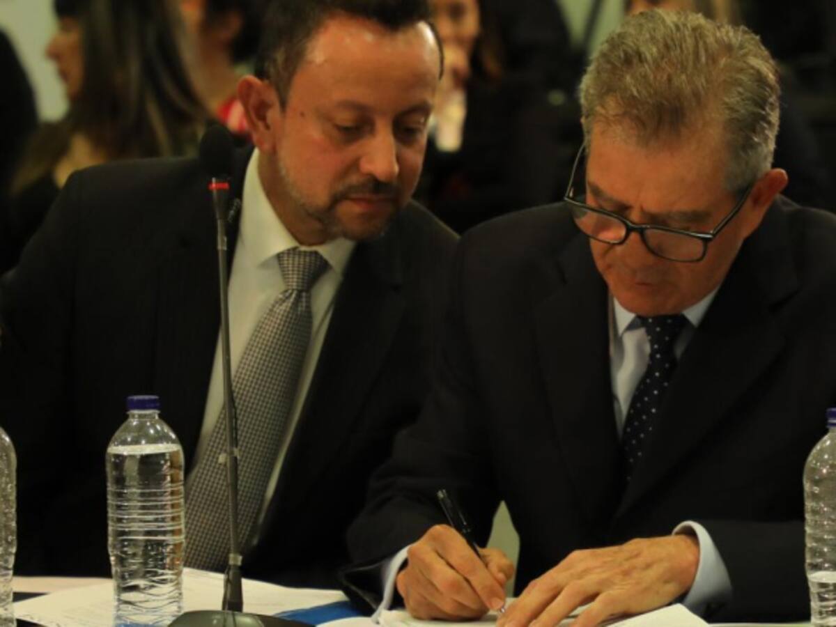 Defensa: general Montoya acudió a la JEP para demostrar su inocencia