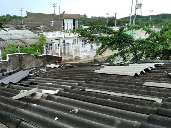 En Cartagena, recomiendan ajustar techos debilitados por llegada de lluvias