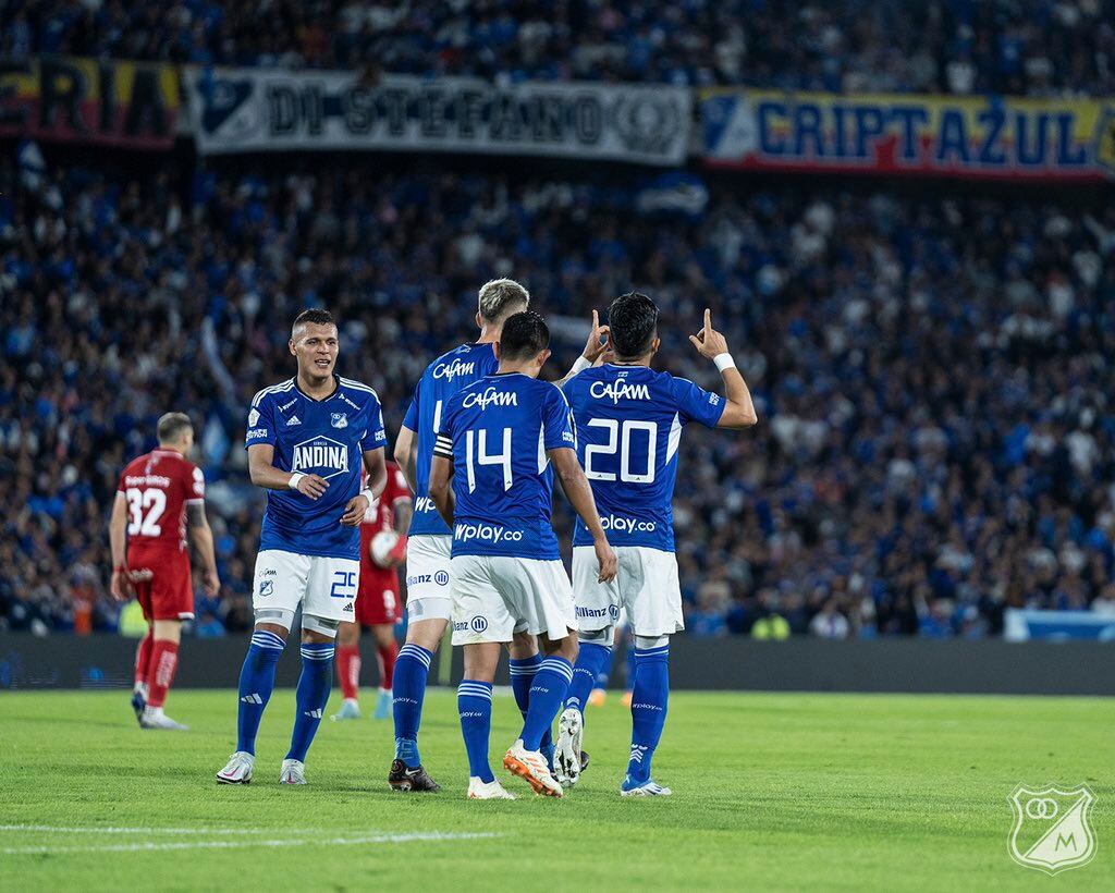 Fernando Uribe celebra el gol del empate ante el América / Twitter: @Millosfcoficial.