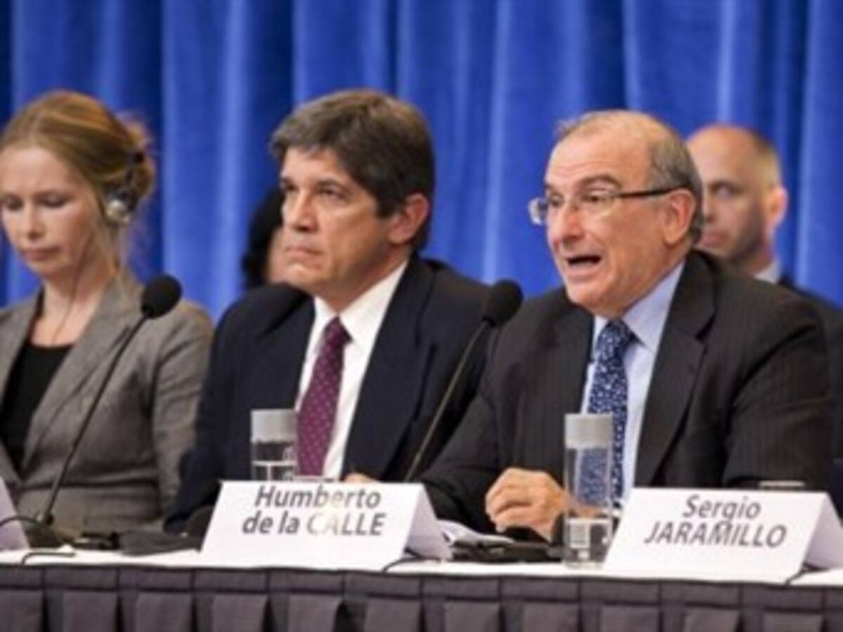 Piden solucionar "cortocircuito" entre Mindefensa y Humberto De la Calle