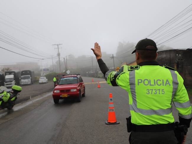 Las autoridades piden a los conductores ser precavidos al manejar ante el alto flujo vehicular en fin de año. Foto: Policía Caldas.