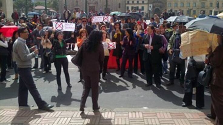 Trabajadores de Distrito protestan por cambios en los horarios laborales