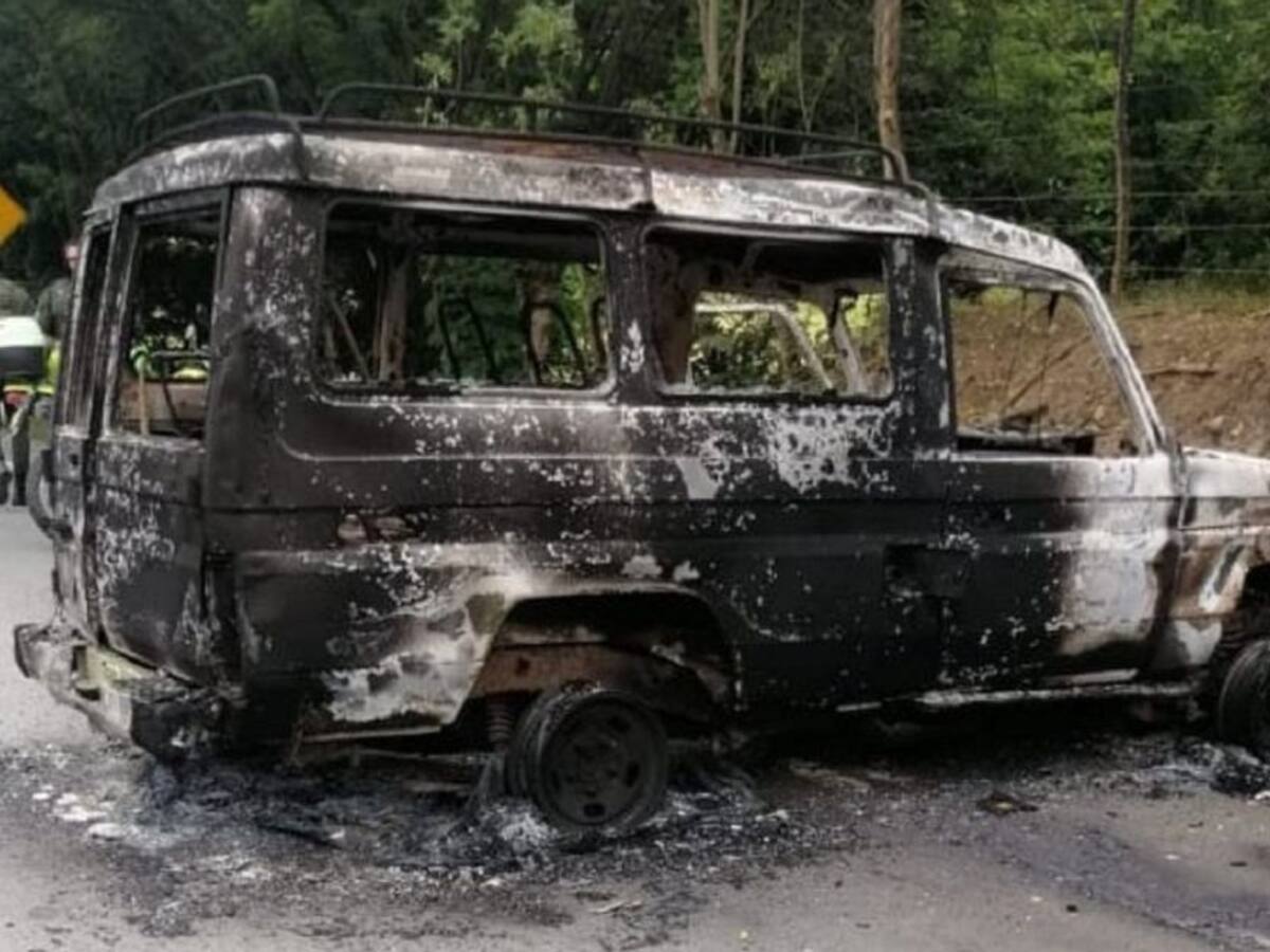 Unal Medellín denunció la incineración de uno de sus vehículos en Antioquia