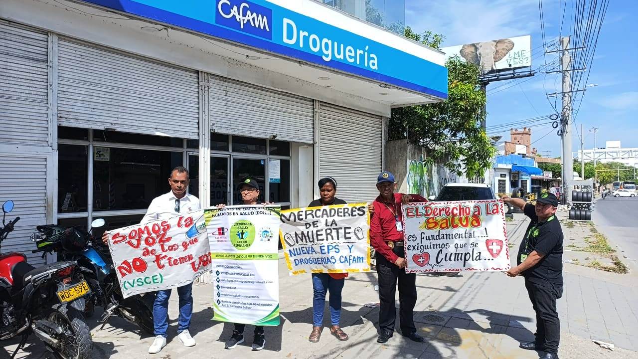 Usuarios protestaron en el dispensario de la Nueva EPS en Cartagena