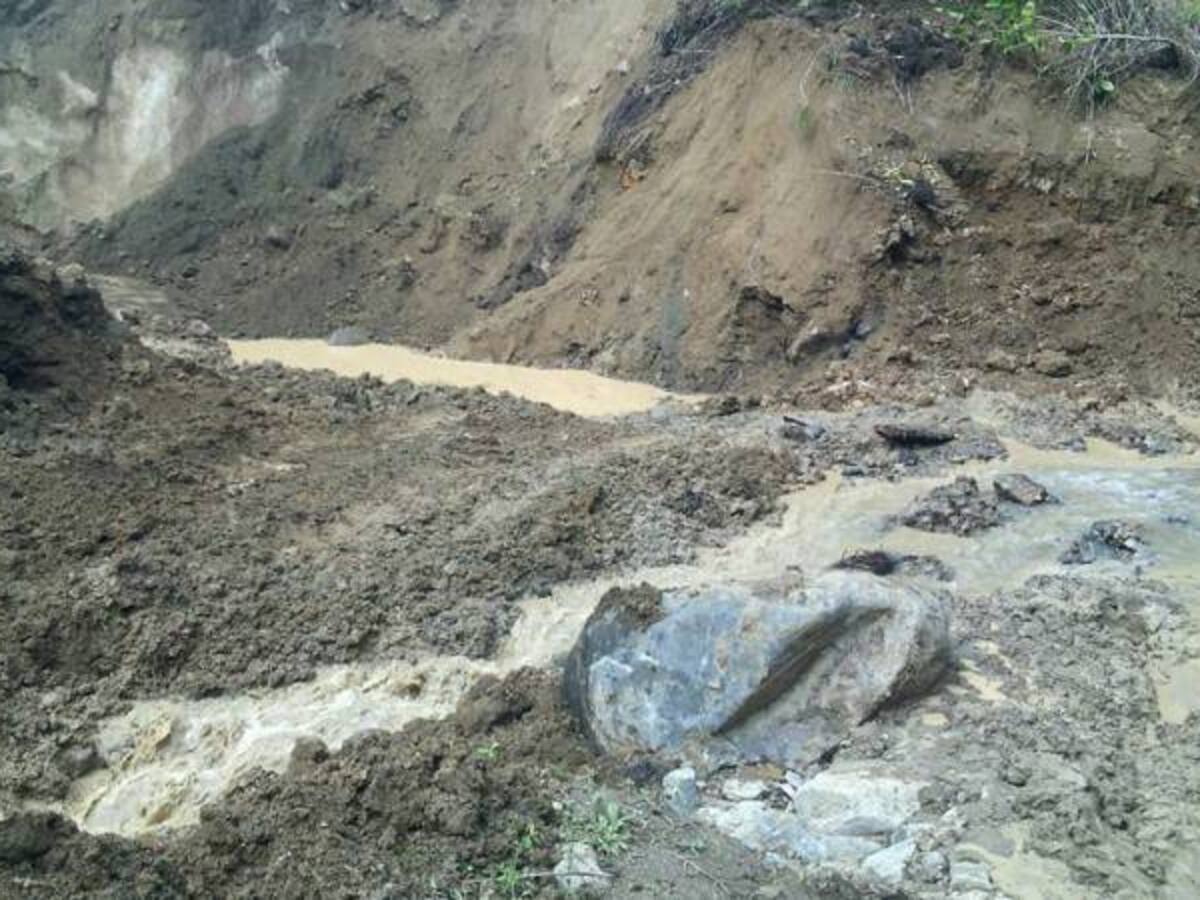 Tres municipios del Tolima reportan afectación en vías por el invierno