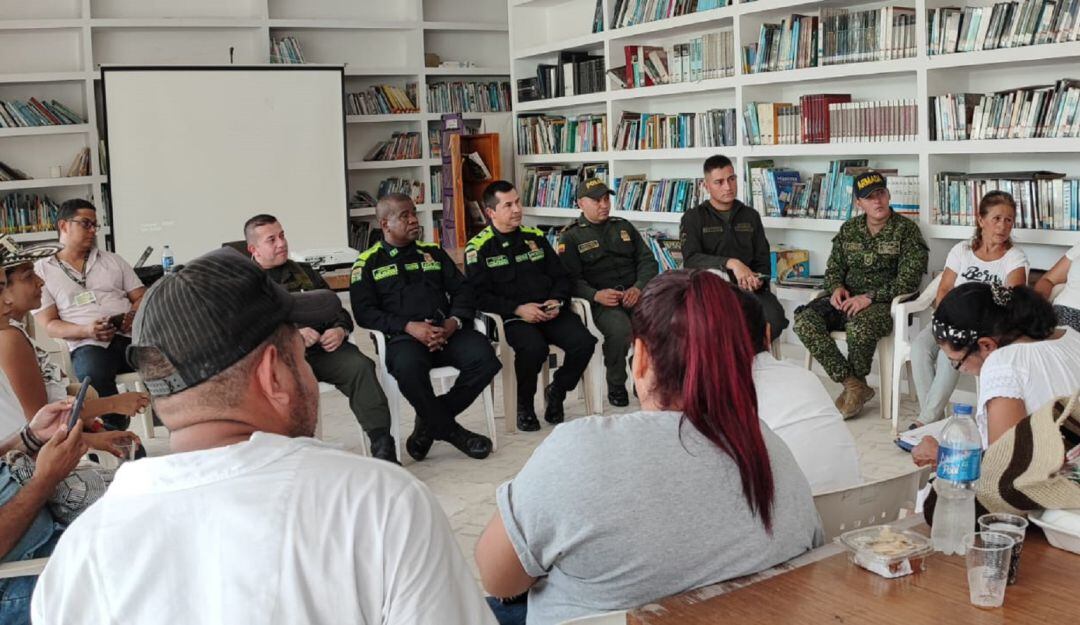 La reunión estuvo encabezada por el coronel José Galindo, la Armada Nacional y el Ejército