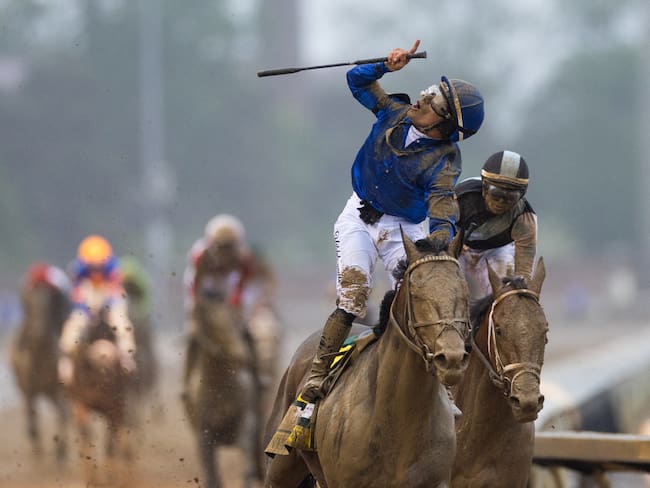 “Es indescriptible, se sienten muchas emociones juntas”: jinete venezolano ganador de Kentucky Derby