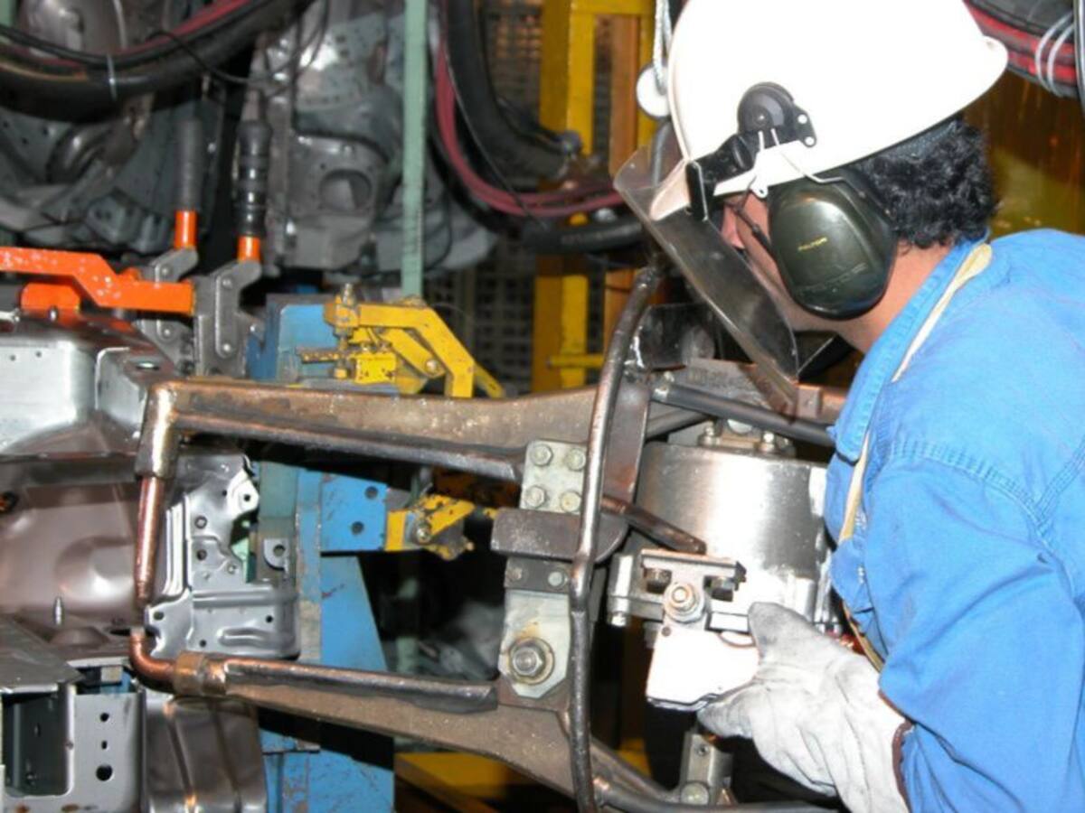 Ensambladoras de vehículos suspendieron actividades por cuenta del paro