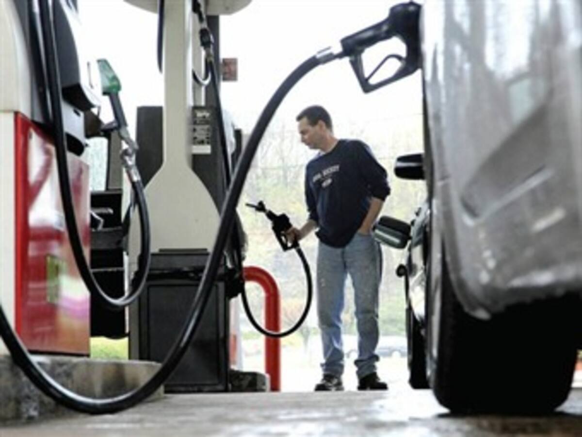 Gasolina bajará $200 el 1 de enero por reforma tributaria