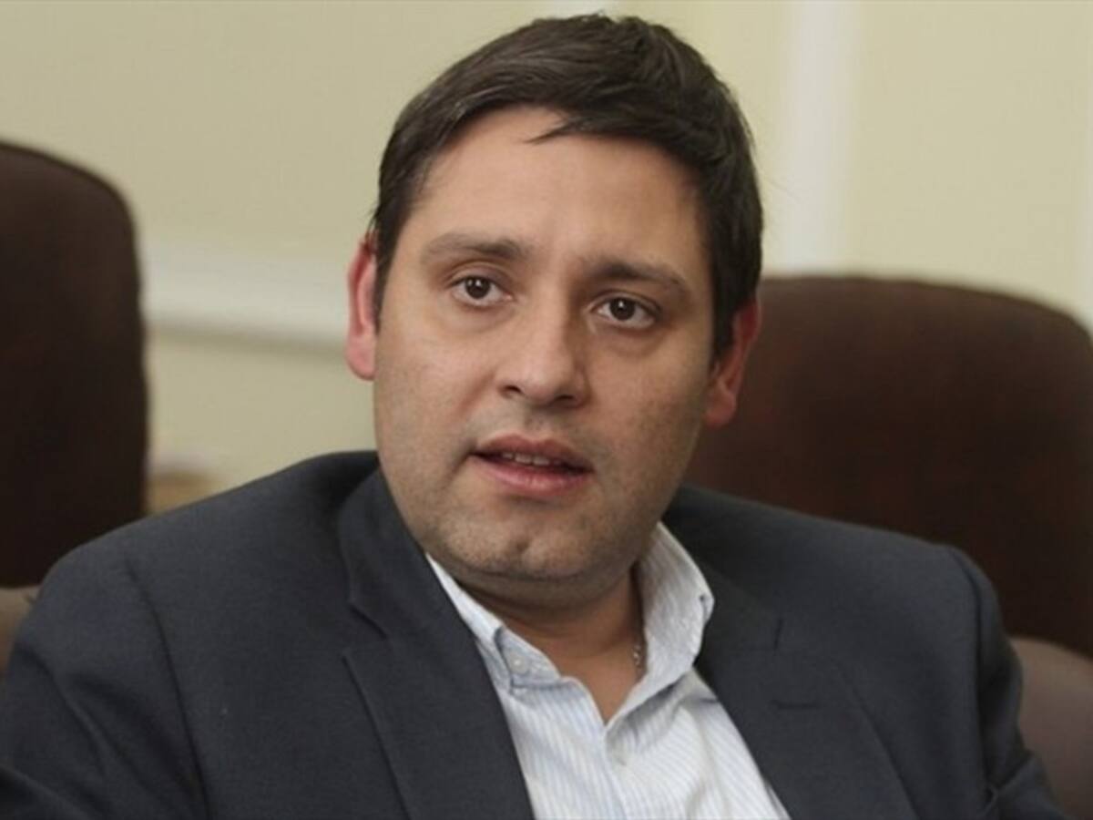 Procuraduría pide a la ANI detener compra de predios del senador Lizcano