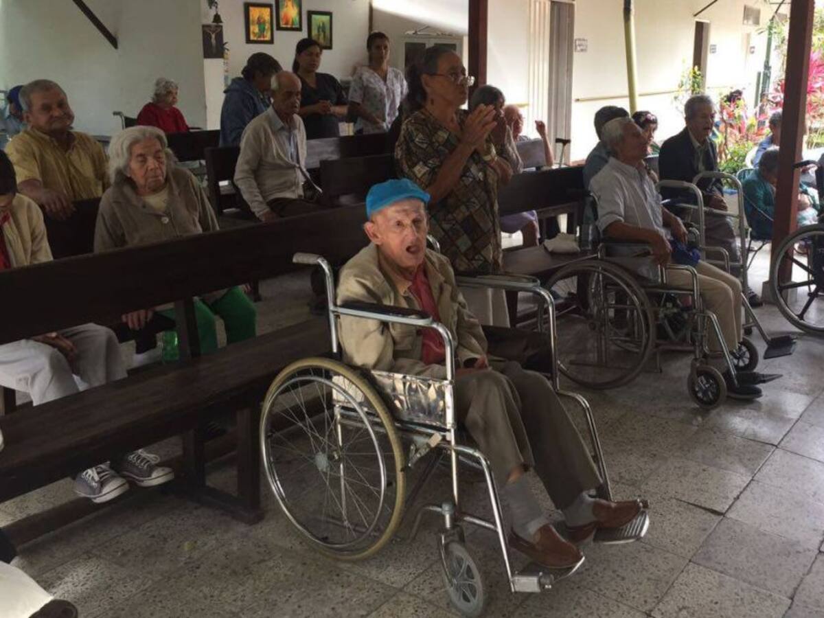 Pañalatón por los adultos mayores de Bucaramanga