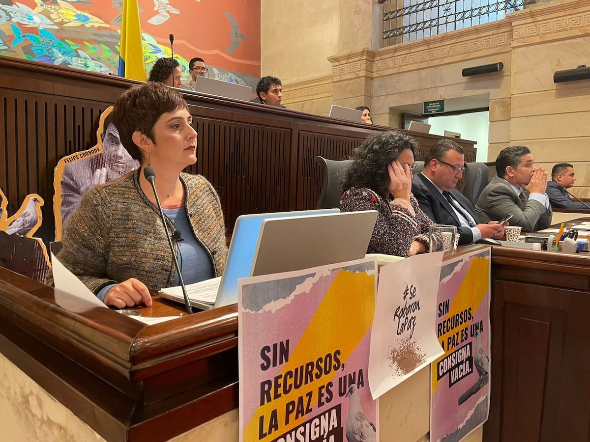 Por múltiples amenazas salió del país la congresista Carolina Giraldo