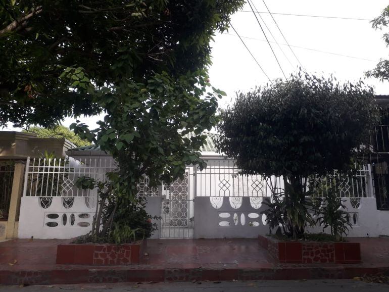 La casa en el barrio Los Andes donde presuntamente un grupo de 20 jóvenes venezolanos eran obligados a mantener sexo frente a cámaras web.