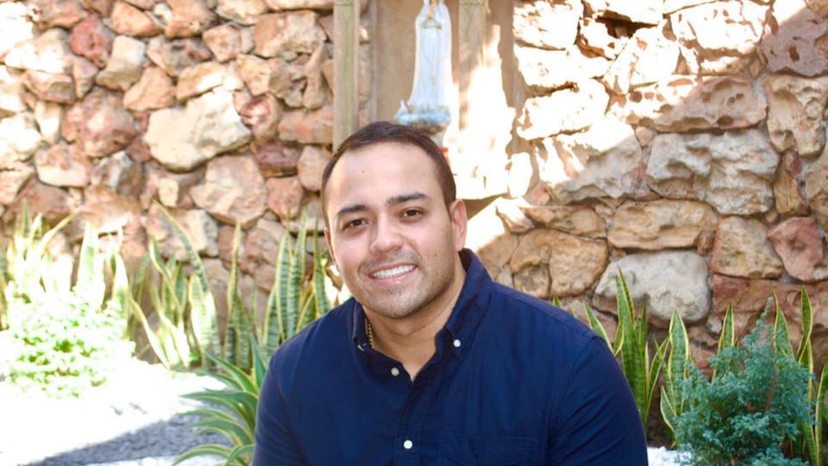 Jonathan Pineda López, electo representante a la cámara por Santander