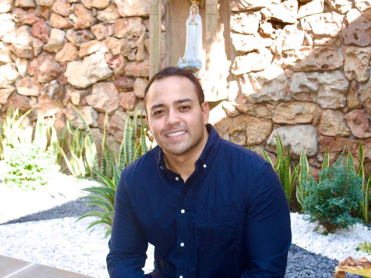 Jonathan Pineda López, electo representante a la cámara por Santander