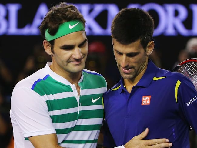 Roger Federer junto a Novak Djokovic.