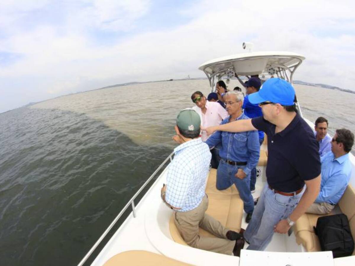 Viceministro de infraestructura inspeccionó proyecto del Canal del Dique