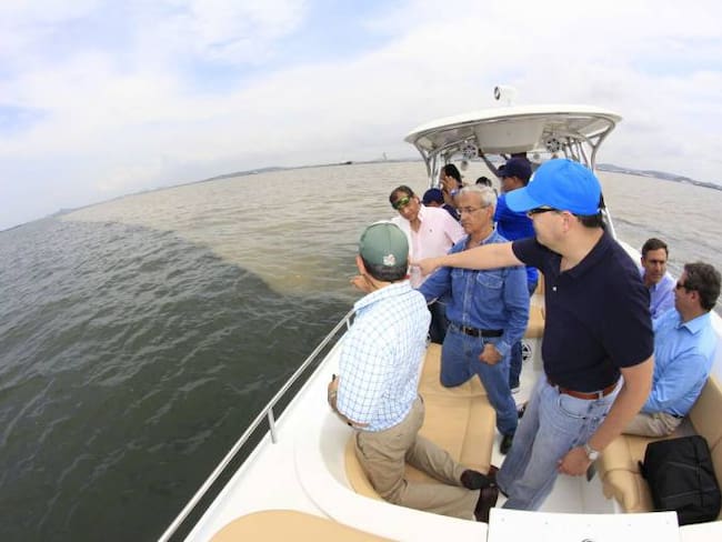Viceministro de infraestructura inspeccionó proyecto del Canal del Dique