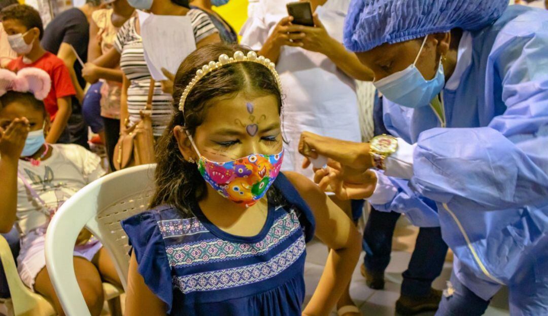 Fueron aplicadas 363 dosis el primer día de vacunación a población entre los 3 y 11 años