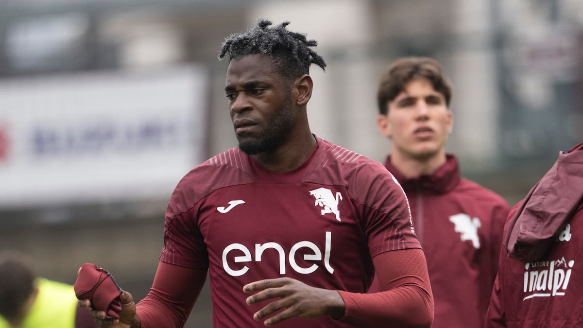 Futuro incierto para Duván Zapata: Torino analiza rescindir su contrato
