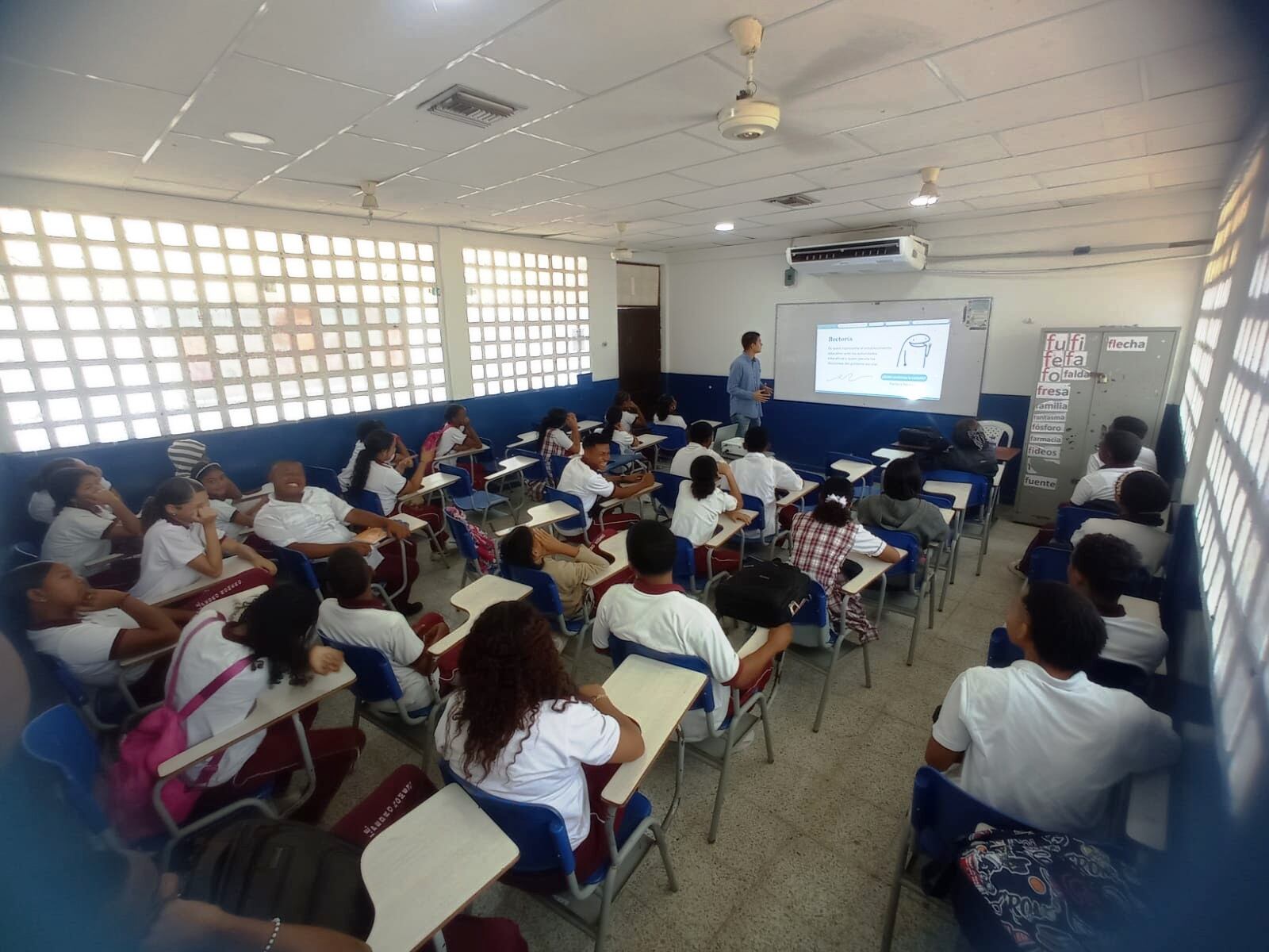 Funcicar y MOE hacen pedagogía sobre elecciones estudiantiles en Cartagena