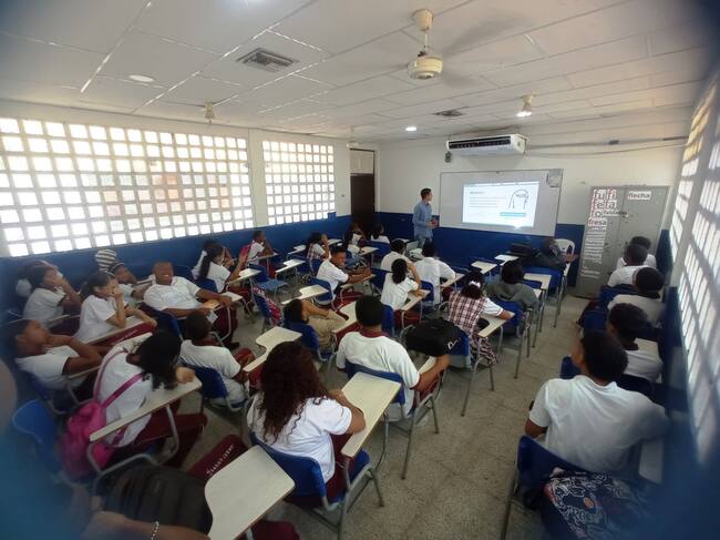 Funcicar y MOE hacen pedagogía sobre elecciones estudiantiles en Cartagena