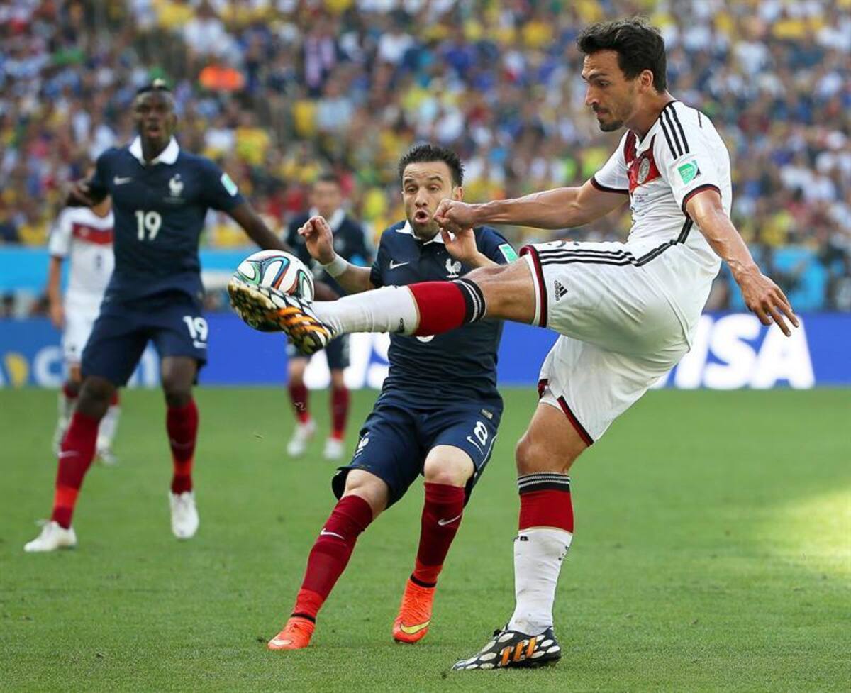 Con un gol de Mats Hummels, Alemania derrotó a Francia 1-0 y se aseguró nuevamente entre los cuatro mejores del Mundial.
