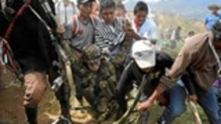 Nos trataron de manera muy humillante, pero los militares se han portado a la altura: uniformado desalojado en el Cauca