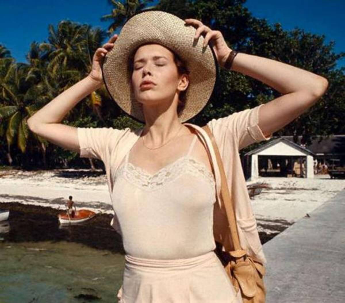 Dentro de su autobiografía publicada en septiembre de 2006, la actriz confirmó que a sus 9 años sufrió abuso sexual por parte de un cliente del hotel.