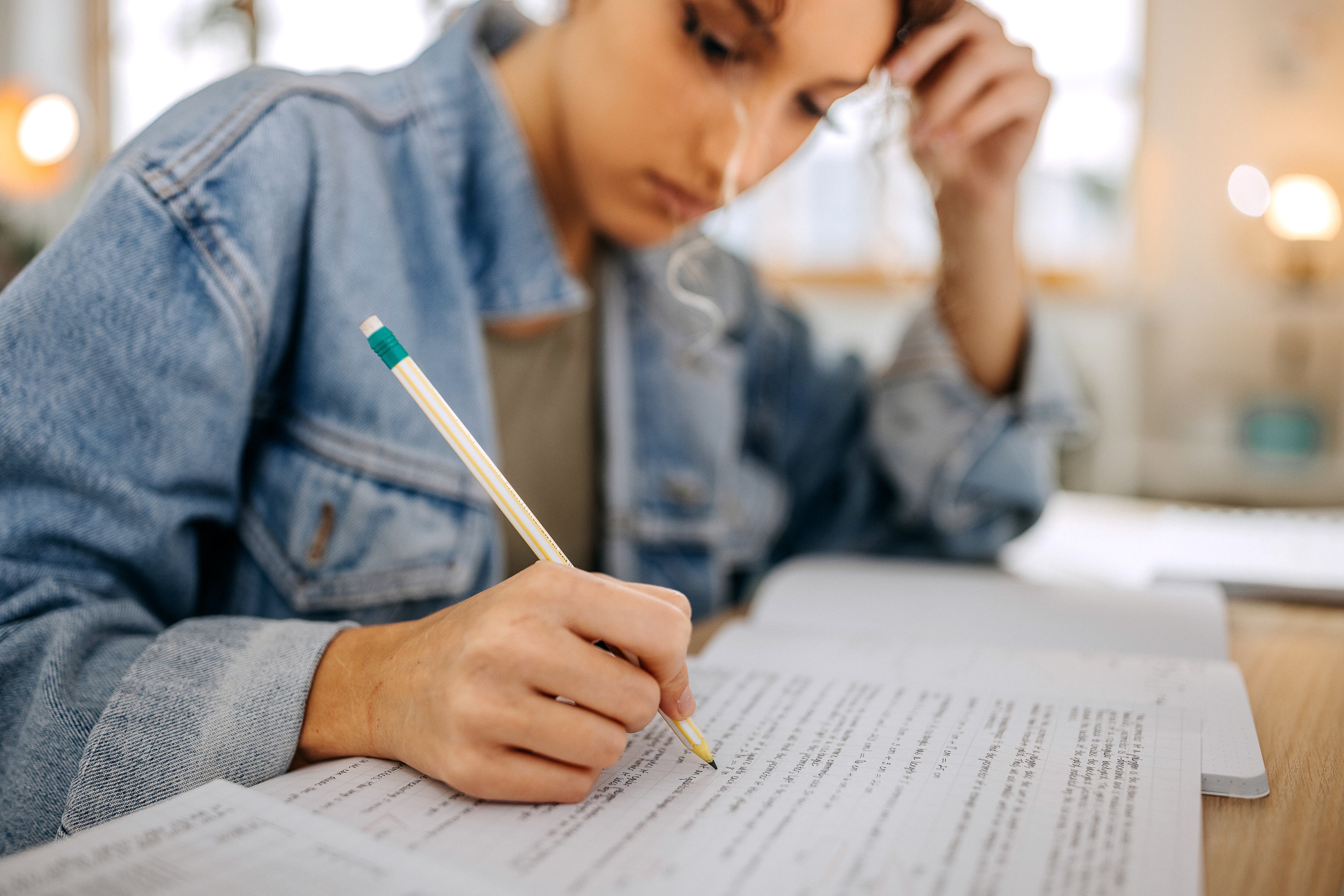 Imagen de referencia joven presentando prueba/ Getty Images