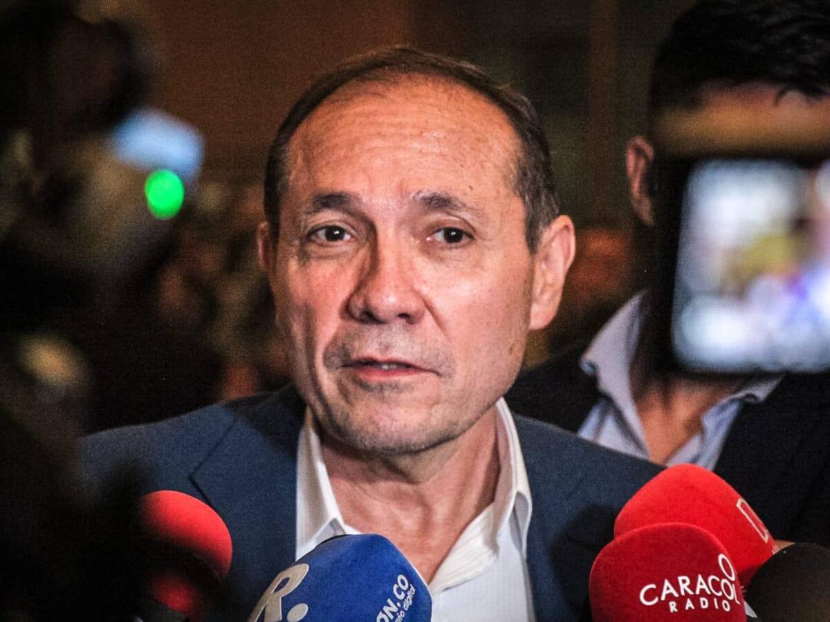 Consulta popular no es pecado; busca un rol más interventor en mercado de medicamentos: Mintrabajo
