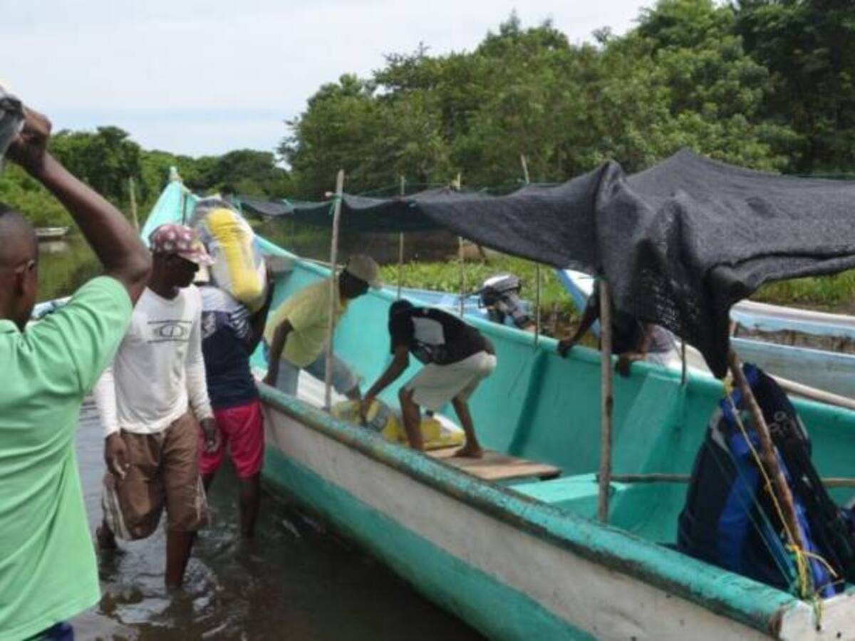 Entregan ayuda para reconstruir colegio en Boca Cerrada