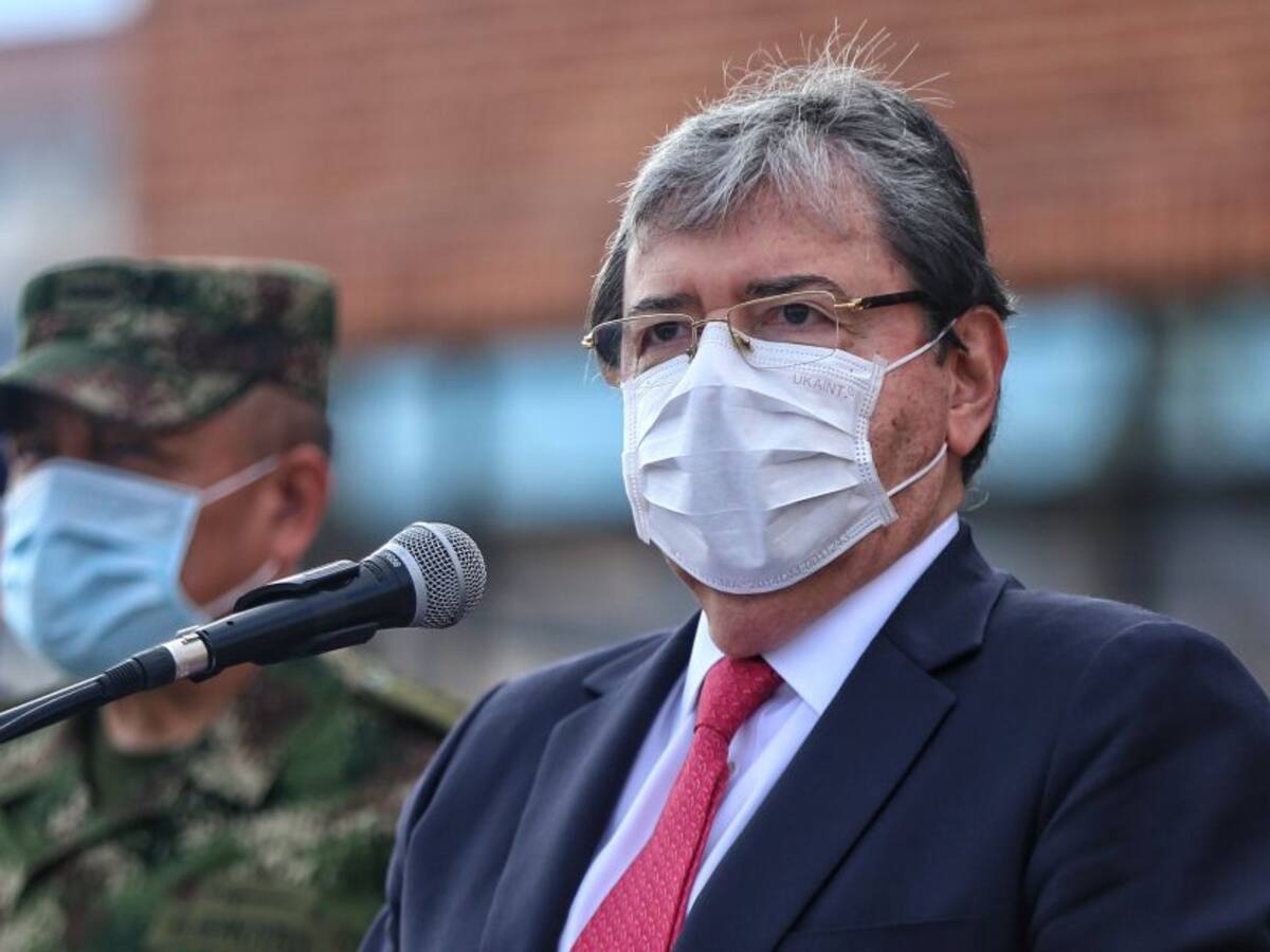 Aplazado debate de moción de censura contra MinDefensa en Cámara