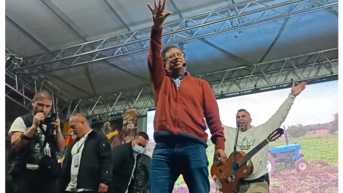 "Estado comprará carbón mientras se hace la transición energética": Petro