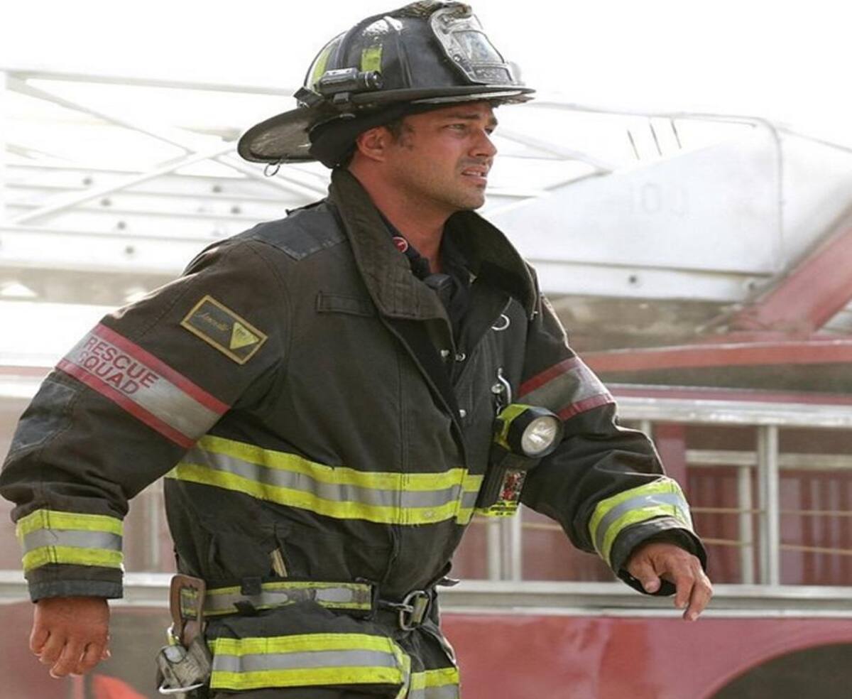 A través de su cuenta de Instagram @TaylorKinney11, Kinney comparte momentos al lado de la cantante y muestra imágenes de su trabajo como actor y modelo.