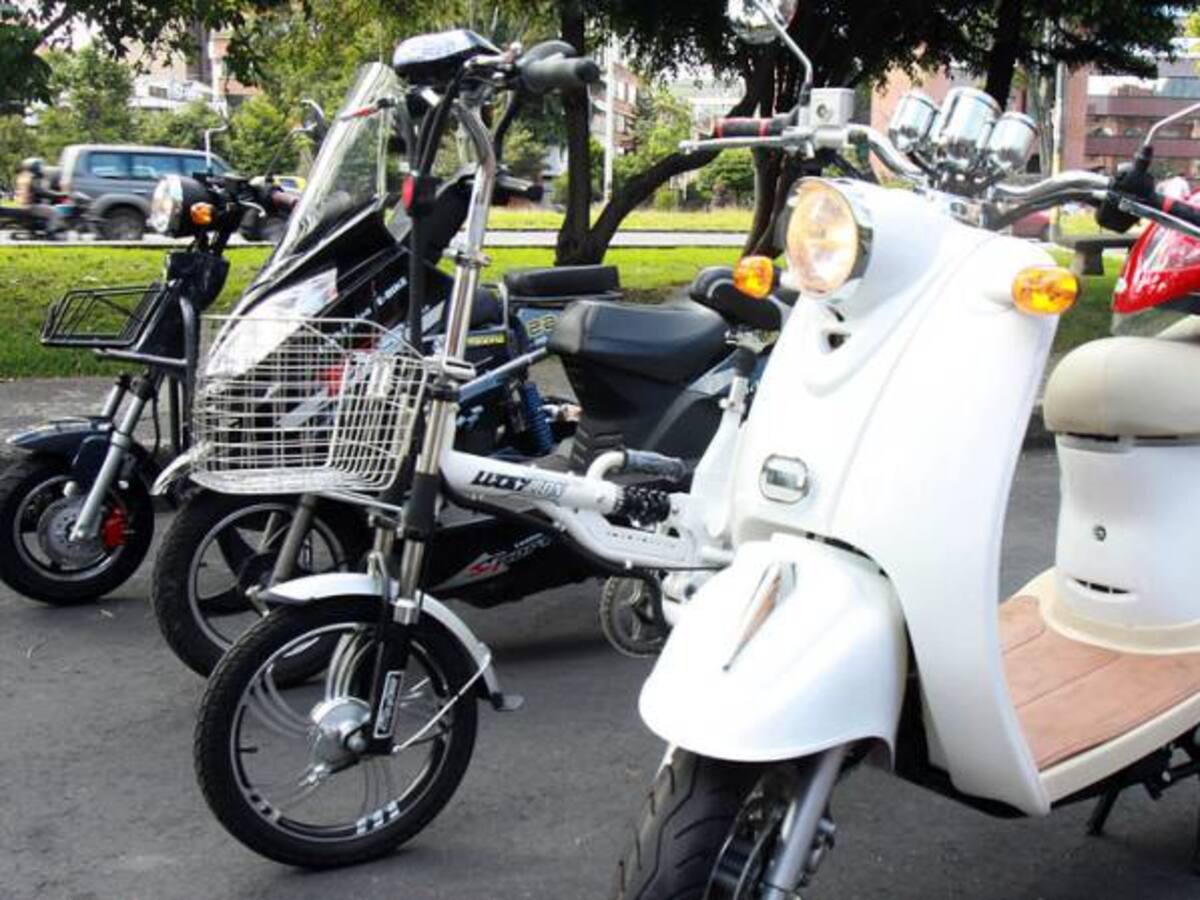 Inicia mantenimiento de motos eléctricas de la Policía que estaban abandonadas